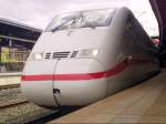 br-402-ice-2 Der Steuerwagen des ICE2 'Bautzen' auf dem Weg von K�ln/Bonn-Flughafen nach Berlin-Ostbahnhof in K�ln-Messe/Deutz (tief). 29.03.08