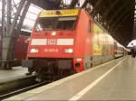 101 037-0 ARD Buffet wartet in K�ln Hbf mit IC ...