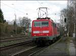 111 007 schiebt den RE13 (RE 9017) Maas-Wupper-Express von Venlo ...