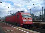 Die BR 101 115-4 hat mit dem IC 2329 L�becker ...