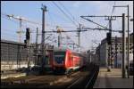 Ein RE nach Magdeburg erreicht am 13.02.2008 den Bahnhof Berlin-Friedrichstra�e ...