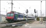 Die Regio S-Bahn Basel kommt mit Zweisystem-RBDe 562 003-4 regelm�ssig ...