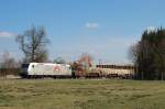 185 537 (TX Logistik) mit G�terzug bei Hattenhofen (24.03.2008)  ...