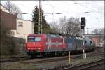 145-CL 012 schleppt eine 421er von SBB Cargo und 185 ...
