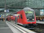 Der Steuerwagen des RE nach Cottbus steht abfahrbereit im Berliner ...