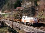 Am 843 Cindarella mit Bauzug bei Intschi am 28.03.2008  ...