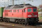 232 612-2 ist am 16.04.2008 mit einem Containerzug �ber L�beck ...
