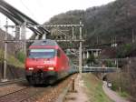 Re 460 033 mit ...  Lukas Buchmeier 20.04.2008