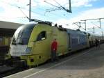 Hier zu sehen die ES 64 U2- 015 (Br182 515-7) ...