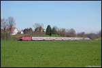 120 115 schiebt am 20.04.08 IC 2065 von Karlsruhe Hbf ...