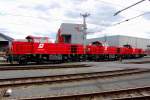 br-2070 Drei auf einen Streich.. diese illustren '2070er' erg�nzen ihre Dieselvorr�te. Im Hintergrund der Neubau der Traktion Linz.