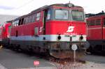 br-2043 Ein noch rollf�higes Ersatzteillager.. 2043 046-8 bietet einen leider traurigen Anblick.