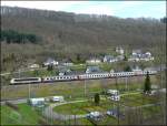 BR 3000 E-Lok 3004 mit SNCB Wagen aus L�ttich f�hrt in Richtung Luxemburg. Dieses Foto wurde am 20.04.08 in Clervaux gemacht.