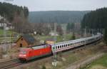 IC 2371 (15+) mit Schublok 101 018-0 am km 69,0 ...