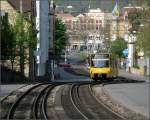 Eine U13 bef�hrt die Waiblinger Stra�e in Bad Cannstatt. Man ...