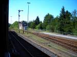 Ausfahrt der RB nach Hannover aus dem Bahnhof Goslar. Links ...