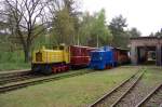 Berliner Parkeisenbahn am 1.5.08: Nach Abschluss der morgendlichen Rangierarbeiten warten ...