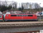 Baureihe 111 220-0 steht ...  Ulrich Slovig 04.05.2008