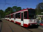 �VG Wagen 1040 steht vor dem Bahnhof Dinslaken.Diese Wagengruppe wurde ...