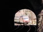 Re 460 094 mit IR nach Locarno bei Intschi am ...