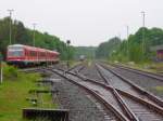 VT628/928 f�hrt in den Bahnhof Soltau ein, links daneben eine ...