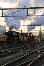 23-076 und 23-071 beim morgenfahrt nach Sneek 
24. mai 2008 ...