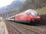 Re 460 069 mit IR in der Biaschina am 03.04.2008 ...