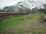2ABe 4/4 II mit Bernina-Express auf der Spitzkehre in Alp ...