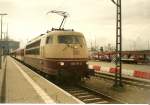 Die 103 171 ist im Sommer 2000 mit ihren Autozug ...