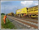 Gleisumbauzug der Firma Wiebe am 31.05.2008 im Einsatz beim Austausch ...