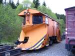 Der 1990 in Meiningen gebaute Schneepflug der Pressnitztalbahn am 13.05.08 ...