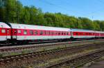 Eingereiht in PbZ 2410: Zwei Liegewagen der DB Nachtzug, einer ...