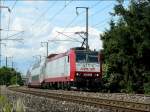 Bedingt durch die Arbeiten auf der Strecke, f�hrt E-Lok 4005 ...