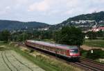 baden-wurttemberg Lokbespannte Z�ge sind in der Region Rhein-Neckar rar geworden. Die Regionalbahnen von Frankfurt nach Heidelberg geh�ren noch zu den ganz wenigen Leistungen, die nicht mit ET 425 gefahren werden. Am 14.06.08 ist RB 15461 nach Heidelberg zwischen L�tzelsachsen und Gro�sachsen-Heddesheim unterwegs. Der n�chste Halt wird der Bahnhof von Ladenburg sein.