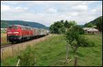 Planm��ig kam der Sprtizzug mit 225 078 vorbei. Die 225 ...