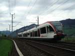 Seetal-GTW 520 016 auf der Gotthardlinie am 02.05.2008 zwischen Steinen ...