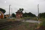 Bahn�bergang am Bahnhof Wezyska, Westseite   ...