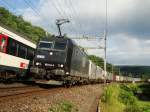 Die schwarze RBH-BR 185 544 und eine 185.2 von Crossrail ...