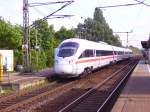 Ein ICE-TD bei der Durchfahrt von Elmshorn in Richtung D�nemark. ...