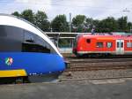 Dieser TALENT der NordWestBahn steht zusammen mit der Messfahrt der ...