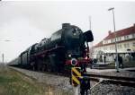 BR 01 10 Die 01 1066 kam im Mai 2001 auf Sonderfahrt nach Binz.Hier bei der Ankunft.Noch waren die Menschenmassen nicht ausgestiegen.