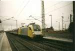 br-182-private An einem typischen Herbsttag im September 2004 kam die ES64U2 012 mit einem Sonderzug nach Bergen/R�gen.