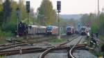 kbs-978-mittelschwabenbahn Ausgelasteter Bahnhof Mindelheim ,ganz rechts die RB nach G�nzburg und linke Seite der Sonderzug aus Lindau bespannt mit BR 042 018-2 am 11 Januar 2007. Dieses Foto ist schon historisch da das Gleis 3 einem Mittelbahnsteig weichen musste.