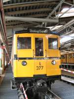 u-bahn-berlin-historische-wagen-und-u-bahn-museum U-Bahnwagen 377, U-Bahn-Wagenhalle Warschauer Br�cle zum Tag des offenen Denkmals 2007
