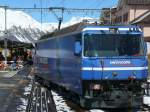 e-loks-ge-4-4-iii Lokwechsel im Bhf Pontresina beim Bernina-Express. Die GE 4/4 III 648 wurde soeben abgekoppelt, und setzt sich jetzt auf das Nebengleis. Aufgenommen am 28/03/2008.