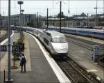 W�hrend eine TGV Einheit aus Richtung Paris Est in den ...