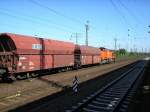 RBH Lok 825 mit Ihrem G�terzug auf dem Weg zum ...
