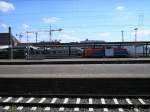 nbe-nordbayerische-eisenbahn Hier steht 212 132-5 der Nordbayrischen Eisenbahn in Hamm auf Gleis 8.Im Hintergrund steht IC928 nach Hamburg Altona. Dieser Zug verkehrt normalerweise als ICE mit einem ICE der ersten Generation.
Aufgenommen am 24.07.2008