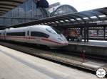 ICE3 nach Essen Hbf wartet im Frankfurter Hbf auf Abfahrt ...