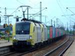ES 64 U2-063 und Schwesterlok am 15.06.08 ebenfalls mit Containerzug ...